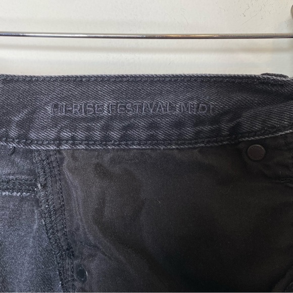 American Eagle Hi-Rise Fastival MIDI Black Distressed Shorts Size 8 - Picture 3 of 5